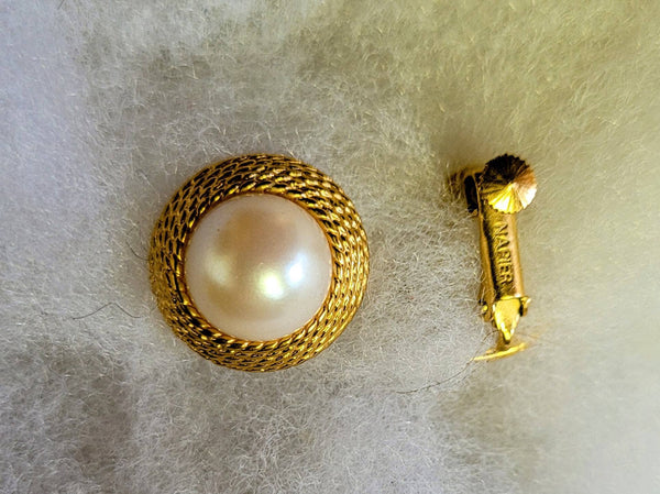 Napier Pearl Set in Beautiful Gold Vintage Class with Quality