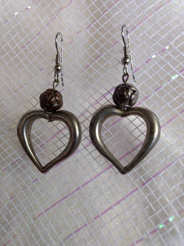 Vintage Valentines Happy Hearts Earrings  Gunmetal Hearts with Rose Wire Treasures