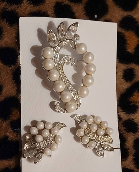 Magnificent Marvella Pearl & Rhinestone Parure Mid Century Magic. !