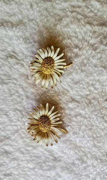 Mid Century Marvella Daisy Earrings