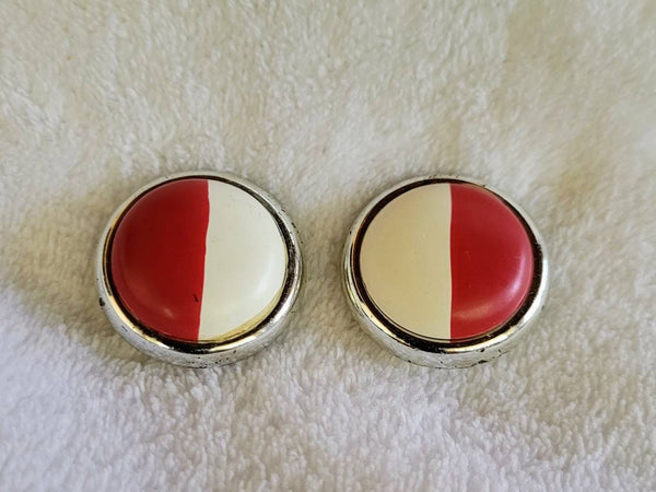 Earrings 40s 50s Reds and Whites Collection Fabulous Fashion in these Handpainted Style Right Treasures.  Set in a Silver Ring. Comfy Clips