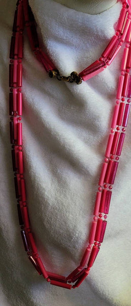 Roaring 20s and 30s... Popping Pink Neckart Rare Plastics from the Past..! 50inch FUN