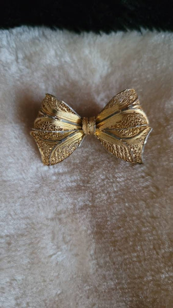 20s Pin Antique Gold Filligree Bow... Roaring 20s Beautiful Bow Pin