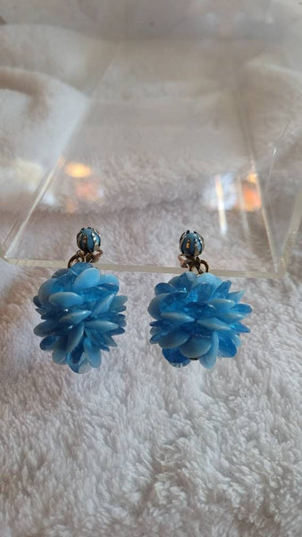 1960s Fantasic Plastic Classics... Beautiful Shades  of Blue Fun Bouncing Ear Bob's.!