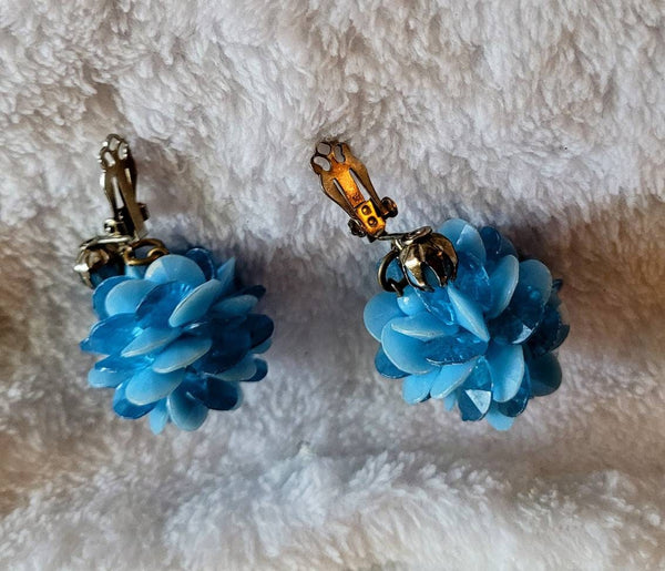 1960s Fantasic Plastic Classics... Beautiful Shades  of Blue Fun Bouncing Ear Bob's.!