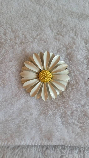 Flower Power. ! 2.5 in White Enamel Daisy Pin... Happy 60th Birthday 1960s  Vintage Jewelry..!