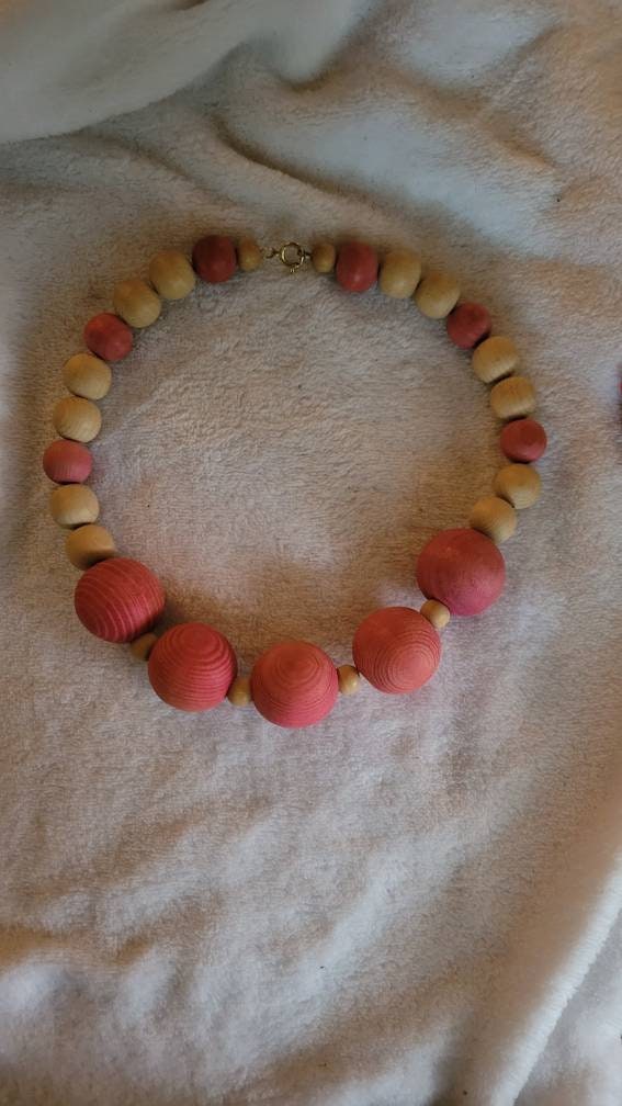 Wooden  Necklace Pink Grain 1 inch 1/4 inch Wood with Natural Wood Balls