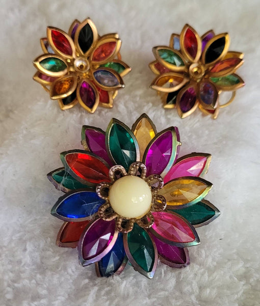 1960s Demi Parure Multicolored Faceted Flowers Earrings with Pin