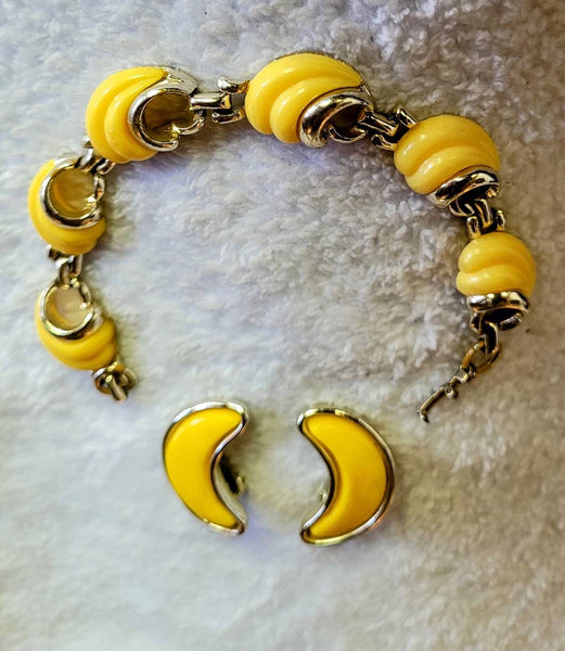 Sunshine Yellow 1950s Thermoset Lucite Set Earrings with Bracelet