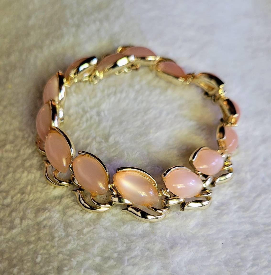 Soft Pink Large Theromset Bracelet 1950s Fabulous