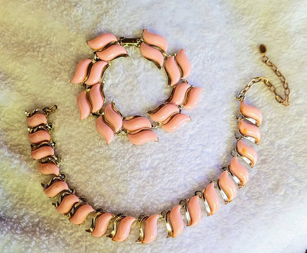 Classic 50s Pink Set Thermoset Necklace Bracelet with Matching Bracelet