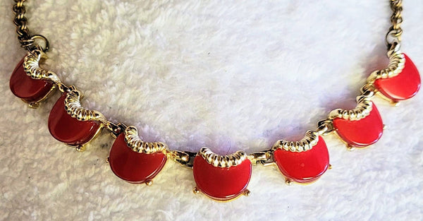 Richy Red..! 1950s Style Gold Scallop Trim Thermoset Lucite Necklace