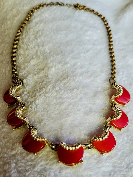 Richy Red..! 1950s Style Gold Scallop Trim Thermoset Lucite Necklace