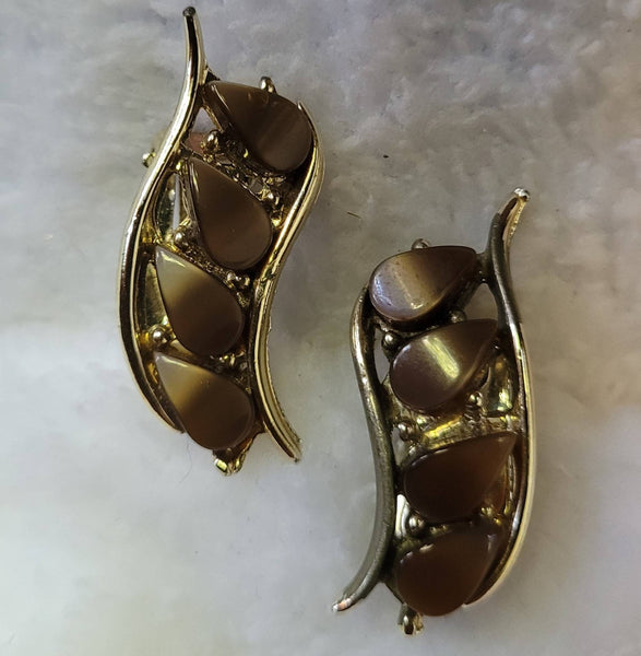 Brown Thermoset With Gold Earrings 1950s