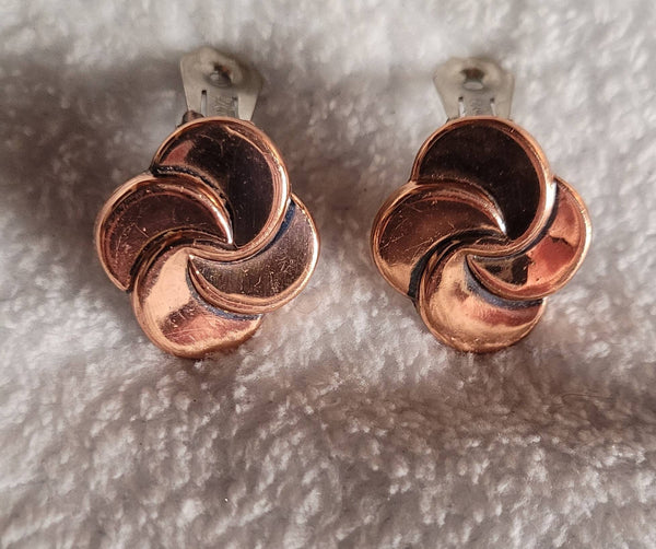 Matisse Renoir Collection 1940s 1950s Now.!!  on Wink At The World Listing: Shiny Copper Swirl Earrings 1950s Cool