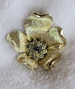 The Golden Era Floral Pin Scored Golden Leaves with a Center of Sparkling Stones Stunning Style. !