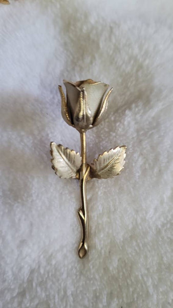 Golden Era Floral Pins Petite Sweet Champagne Rose Petals on Gold Stem