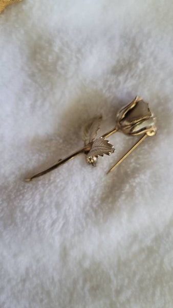 Golden Era Floral Pins Petite Sweet Champagne Rose Petals on Gold Stem