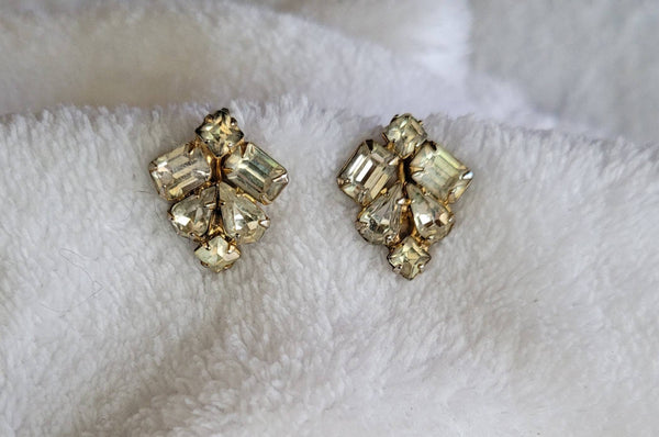 Radiant Diamond  Round andTeardrop Cut Rhinestones Elegance in Earrings 1940s Fabulous Fashion Statement