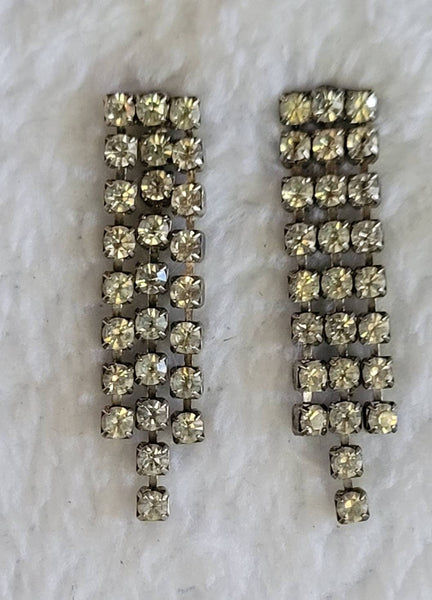 Tre Radiant Rhinestone 1950s Sparkling Earrings Dancing in the Light..!