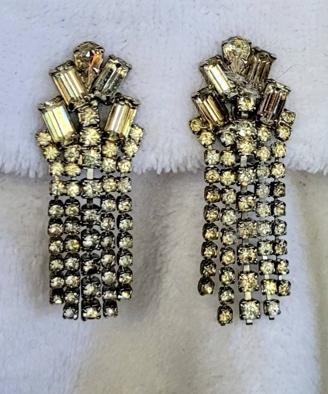 Radiant Rhinestone Swag Earrings of Spectacular Sparkle and Shine.! Round, Radiant, Teardrop Cut Stones 5 Rows 50s Fabulous Fashion