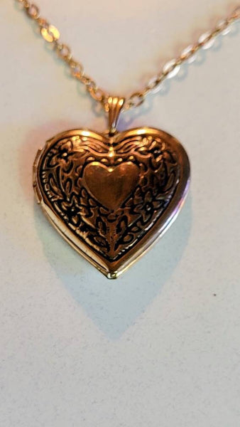 Vintage Valentines Golden Etched Heart Locket Stunning Keepsake Treasure on Beautiful Golden  Link Chain