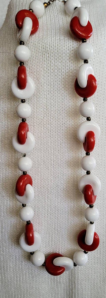 Red White Deco Like Delight Interlocking Beads on  Necklace A Fresh! Fun.!! Fabulous.!!! Swinging Sixties Special