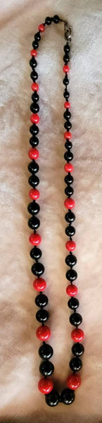 Big Beautiful Bold Eighties Extravagant..!  40" Black and Red Graduating Gumball Handtied Necklace. Fashion Fun...