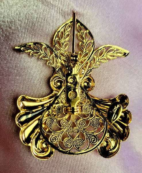 Jane's Angels Golden Crystal Delicate Angel by Jane Davis 90s Crystal is Vibrant Bouncing Beautiful Energy... There is A Pair Option for 50.