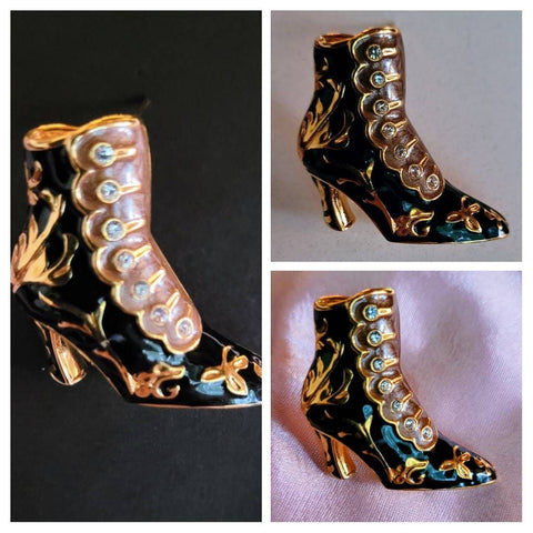 Kenneth J. Lane Classic Victorian Shoe Pin... Stunning Detail in this Gold  and Black Glossy Vintage Treasure. Vintage Shoe Jewelry KJL